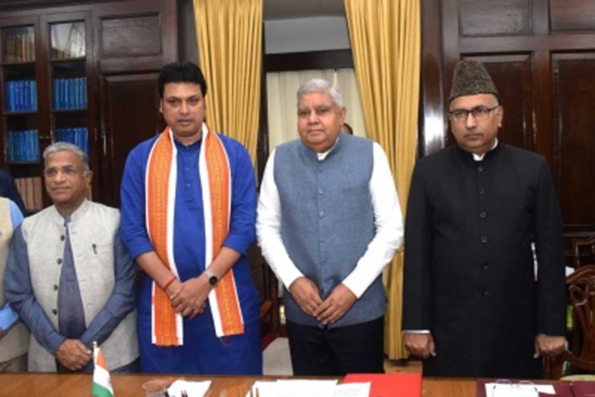 भाजपा के दो नए राज्यसभा सदस्यों ने ली शपथ भाजपा के दो नए राज्यसभा सदस्यों ने ली शपथ